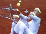 Multiexposición de la tenista bielorrusa Victoria Azarenka durante su primer compromiso en el Masters 1000 de Madrid 2013.