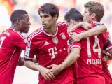 Alaba, Javi Martínez, Pizarro y Müller celebran un gol del Bayern de Múnich en la Bundesliga.