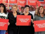 La cabeza de lista del PSOE al Parlamento Europeo, Elena Valenciano (2i) y la candidata del PSE EE, Eider Gardiazabal (2d), durante la Fiesta de la Rosa de los socialistas vascos