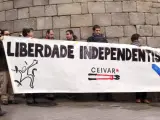 Acto de protesta en Lugo por parte de un grupo de proindependentistas que denuncian los arrestos de presuntos integrantes del grupo Independentista Resistencia Galega.