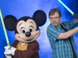 Mark Hamill y Mickey Mouse, en la promoción del Star Wars Weekends.
