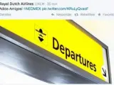 Captura del tuit de KLM tras el Holanda-México y respuesta del actor Gael García Bernal.