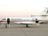 Imagen de televisión del avión en el que expertos en aviación civil y miembros de la Policía Científica viajan desde Madrid en dirección a Mali para colaborar en las investigaciones del accidente aéreo de la compañía española Swiftair.