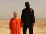 James Foley, poco antes de ser decapitado por un supuesto miembro del Estado Islámico.