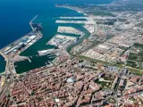Vista a&eacute;rea del puerto y la ciudad de Tarragona.