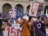 Momento de la protesta en la plaza del Ayuntamiento de Alicante