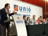 El secretario general de CiU y número 2 de Unió Democrática de Catalunya (UDC), el conseller Ramon Espadaler (i), durante el Consell Nacional.