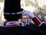 El presidente de la Generalitat, Artur Mas, y los miembros del Govern durante la ofrenda floral a la tumba del expresidente de la Generalitat Lluís Companys, fusilado hace 74 años.