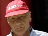 El expiloto de Fórmula 1, Niki Lauda, visita el circuito valenciano.