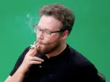 Seth Rogen invita a fumar marihuana antes de ver 'The Interview'