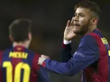 Neymar celebra el segundo gol al PSG junto a Leo Messi.