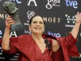 Terele Pávez ha conseguido, a los 74 años, su primer Goya como mejor actriz femenina de reparto por su aterradora mesonera Maritxu, en Las Brujas de Zugarramurdi de Álex de la Iglesia.