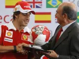 Fernando Alonso y Emilio Botín, en una foto tomada en junio de 2010.