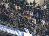 Los Ultras Sur animando en el Santiago Bernabéu.