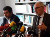 El Síndic de Greuges, Rafael Ribó (d), y su adjunto, Jordi Sánchez, quien ha llevado el peso de la investigación sobre presuntas irregularidades en el caso 4-F.