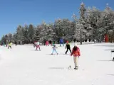 Esquiadores en Aramón Valdelinares