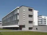 Sede de la primera escuela de la Bauhaus en Dessau, diseñada por Martin Gropius