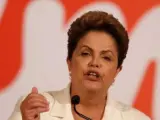 Dilma Rousseff se dirige a sus seguidores tras conocer los resultados electorales de las elecciones de 2014.