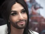 Conchita Wurst, la cantante austriaca con barba que se hizo con el triunfo en el concurso Eurovisión de 2014, ha pasado por Barcelona para promocionar la ciudad de Viena, que acogerá la nueva gala del festival de la canción.