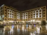Plaza de Unamuno iluminada Bilbao