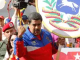 El mandatario de Venezuela, Nicolás Maduro (c), mientras participa en un evento en Caracas (Venezuela).