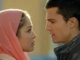 Fátima y Morey protagonizan un amor intenso y lleno de escollos en la serie 'El Príncipe'.
