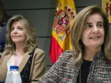 La ministra de Empleo, Fátima Báñez (d), y la secretaria de Estado de Empleo, Engracia Hidalgo.