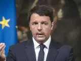 El primer ministro italiano, Matteo Renzi, durante la rueda de prensa que han celebrado tras la reunión extraordinaria a raíz de la última tragedia en el Mediterráneo.