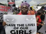 Una mujer nigeriana, en una protesta en Lagos contra el secuestro de niñas en Nigeria por milicias radicales islámicas como Boko Haram.