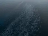 Mancha de fuel que se extiende por el hundimiento del buque 'Oleg Naydenov'.