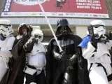Darth Vader y varias tropas imperiales a la salida del Salón del Cómic de Barcelona.