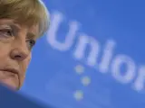 La canciller alemana, Angela Merkel, da una rueda prensa tras finalizar la cumbre de líderes de la eurozona sobre la crisis en Grecia.
