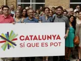 Los dirigentes de ICV, Dolors Camats (2i) y Joan Coscubiela (3i), de EUiA, Joan Josep Nuet (i), y de Podem-Podemos, Gemma Urbasart (2d) y Albano Dante (d), en la presentación en Barcelona de la candidatura 'Catalunya, Sí que es Pot'.