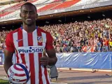 El jugador, Jackson Martínez en su presentación con el Atlético de Madrid.