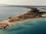 Un vista a&eacute;rea de la playa de Ses Illetes, en Formentera.