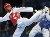 El español Joel González (rojo) durante uno de sus combates de taekwondo masculino de hasta 68 kilos.