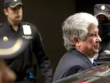 Arturo Fernández a su salida de la Audiencia Nacional, tras declarar ante el Juez Andreu por el 'caso Bankia', entidad de la que fue consejero.