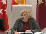 La alcaldesa de Madrid, Manuela Carmena, y la portavoz del Grupo Popular, Esperanza Aguirre, han protagonizado un tenso encuentro durante el Pleno del Ayuntamiento Madrid. Carmena ha mandado callar a Aguirre en varias ocasiones cuando esta última ha interrumpido una votación.