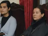Las acusadas Monserrat González (d), autora confesa del asesinato, y su hija Triana Martínez, durante la octava jornada del juicio.