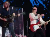 Roger Daltrey y Pete Townshed, de The Who, actuando en el festival de Glastombury en 2015.