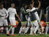 Jugadoes del Real Madrid celebran su victoria en el Camp Nou.