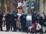 La policía belga registra varios domicilios en Etterbeek.