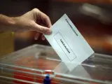 Elecciones municipales y autonómicas, comicios, votar, voto, papeletas, urnas