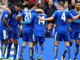 Los jugadores del Leicester City celebran uno de los goles que marcaron ante Swansea.