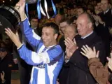 Fran levanta la Copa del Rey en el Bernabéu, con victoria del Deportivo.