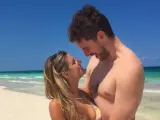 Pau Gasol y Catherine McDonnell, en una playa mexicana.