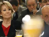 Esperanza Aguirre, portavos del grupo municipal del PP en el Ayuntamiento de Madrid, durante un desayuno informativo.