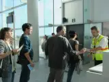 Pasajeros Embarcan En El Aeropuerto De Lavacolla