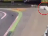 Captura del vídeo en el que Luis Salom se estrella en el GP de Catalunya.