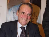 El exbanquero Mario Conde en la firma de una de sus publicaciones, en 2011.